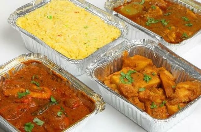 Tray Vegetarian(No Paneer Items).